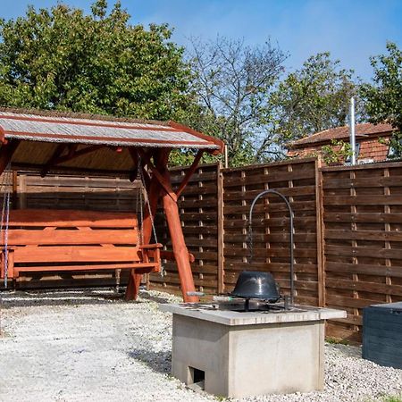 Romantic Jacuzzi Hideaway Near Heviz Rezi Экстерьер фото
