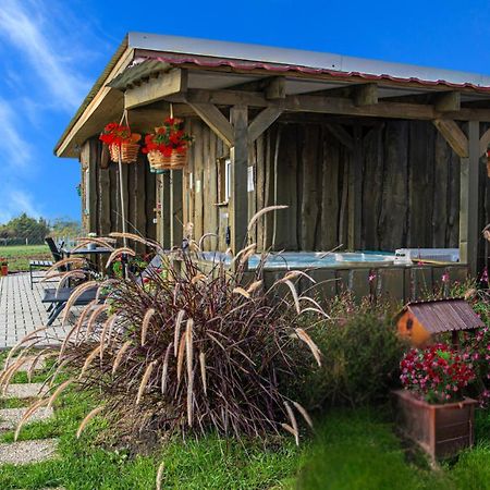 Romantic Jacuzzi Hideaway Near Heviz Rezi Экстерьер фото