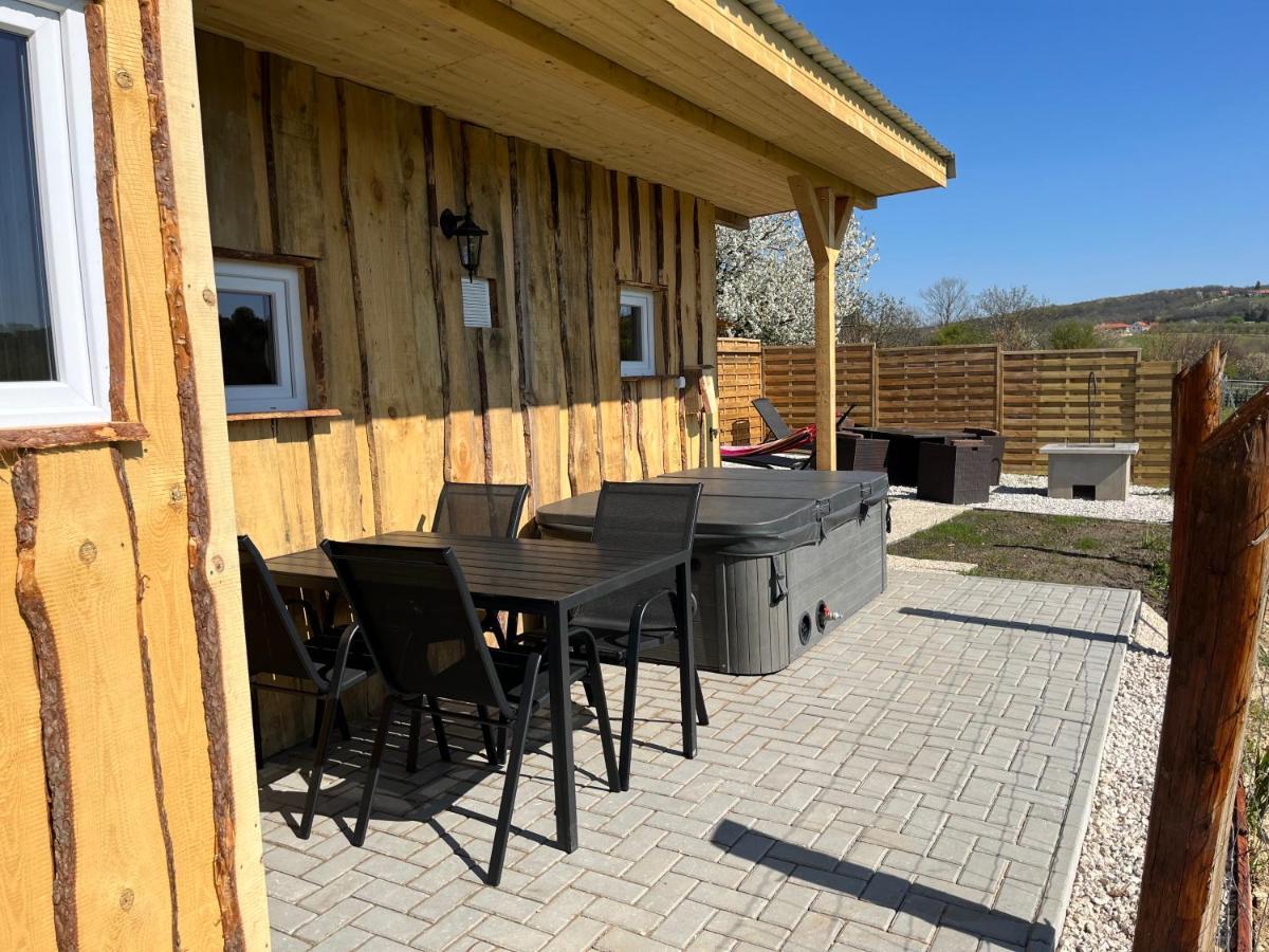 Romantic Jacuzzi Hideaway Near Heviz Rezi Экстерьер фото