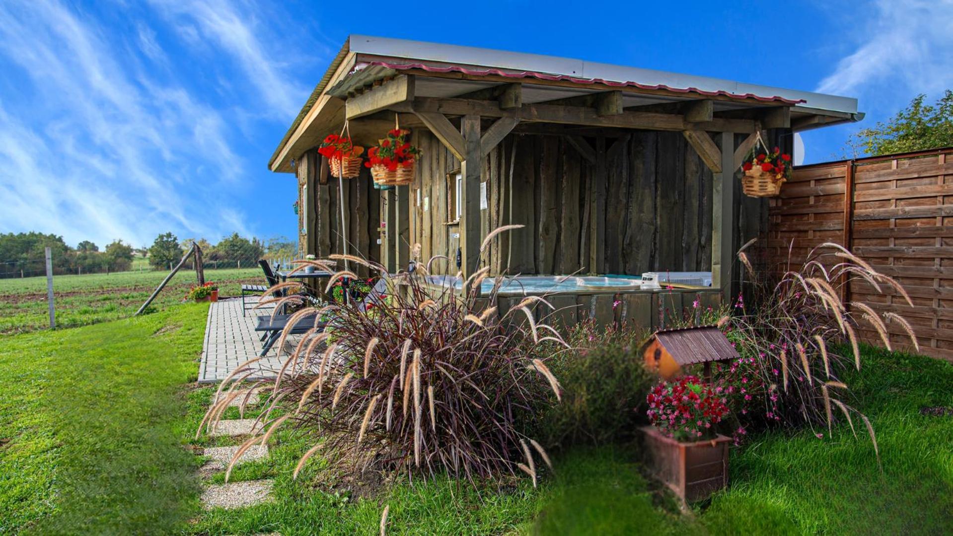 Romantic Jacuzzi Hideaway Near Heviz Rezi Экстерьер фото